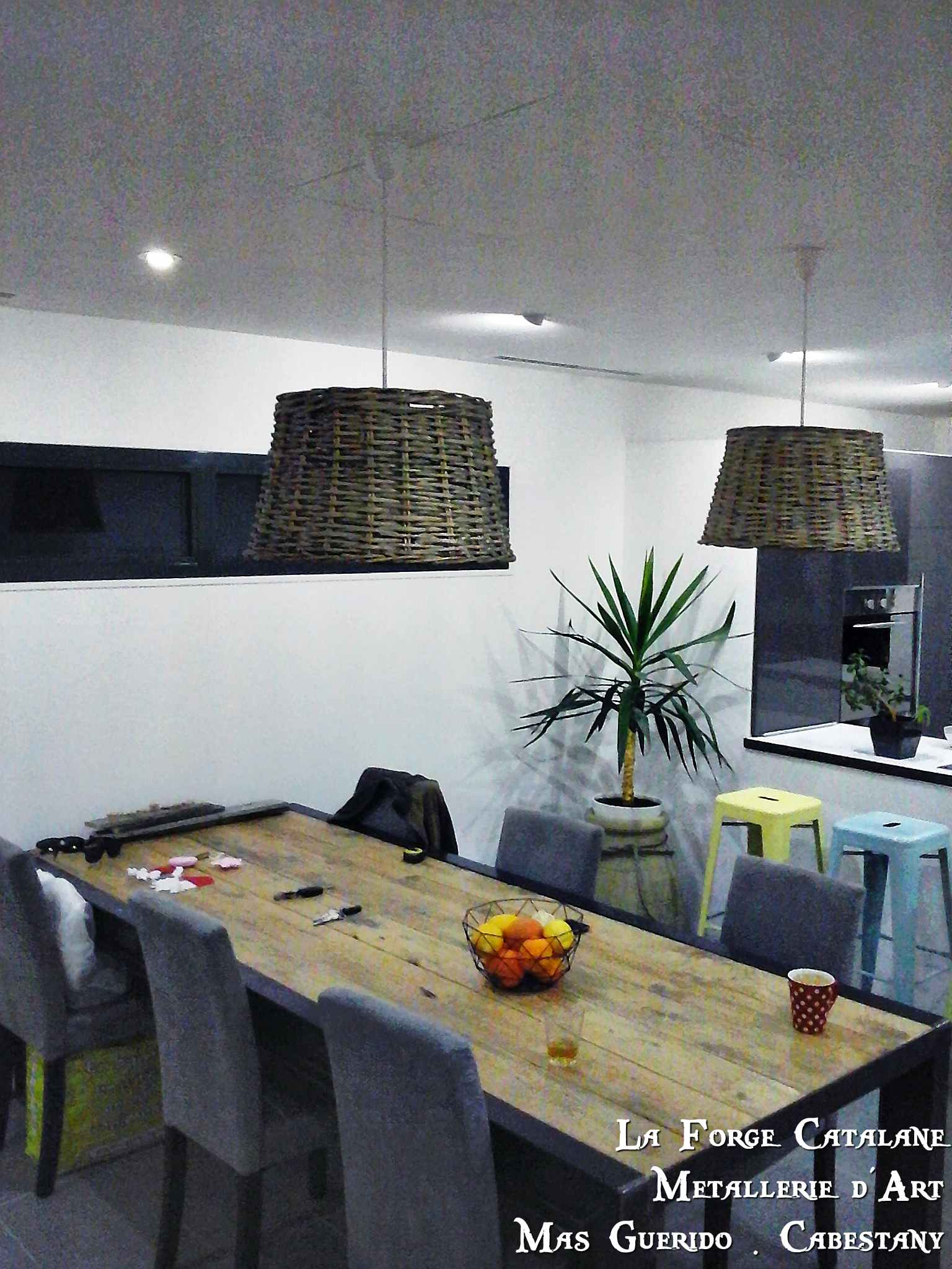 table industrielle IPN et planches coffrage forge catalane.jpg